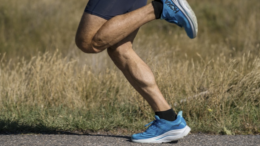hoka clifton 10 - the clifton movement from landing to toe-off is smooth.