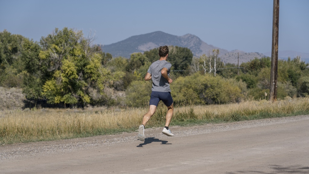 altra escalante 4 - our lead tester preferred the escalante 4 on dirt rather than on...