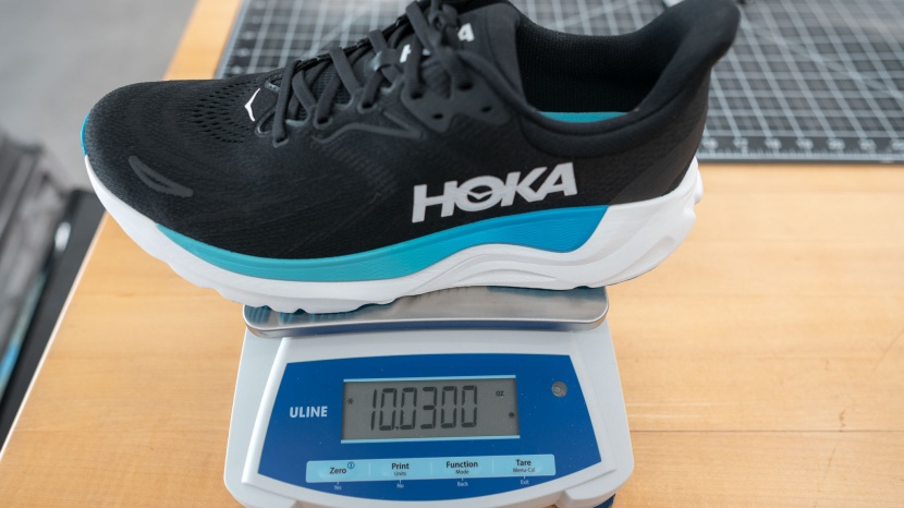 hoka arahi 8 - the arahi 8 is one of the rare shoes that feels lighter than it...