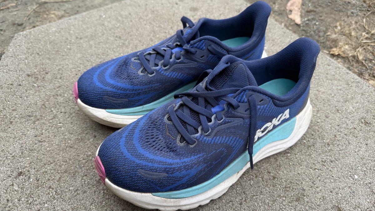 Hoka Arahi 8 - Women's Review (The Arahi 8 isn't a standout running shoe, but it offers just enough to be worn on casual jogs and long walks.)