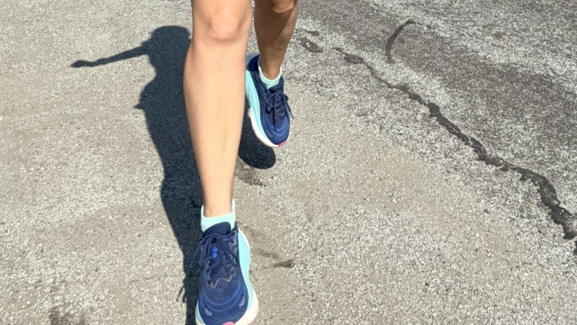 hoka arahi 8 for women - the hoka arahi 8 offers moderate stability thanks to its h-shaped...