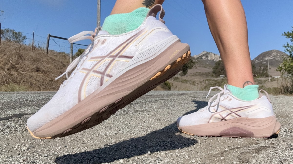 Asics Gel-Kayano 32 - Women's Review (Plush cushioning, supportive structure, and reliable traction make every run in the Gel-Kayano 32 feel confident and...)