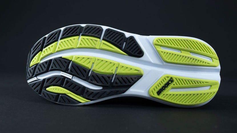 brooks ghost max 3 - thanks to all the rubber coverage, the max 3 grips very well.