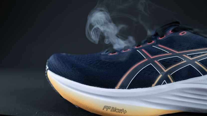 asics gel-kayano 32 - on hot days, we noticed the lack of breathability in the gel-kayano.