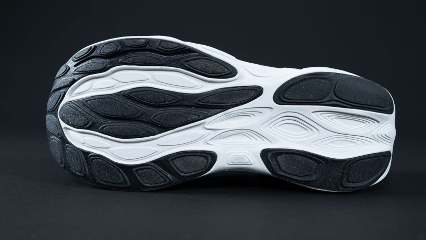 new balance fresh foam x 1080v14 - the 1080 has a wide base to provide a bit of stability, but it...