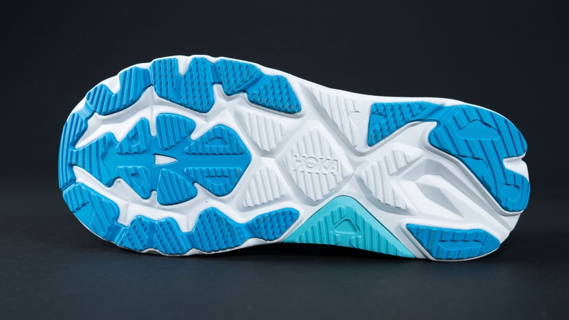 hoka arahi 8 - we did notice some slipping when crossing wet asphalt in the arahi.