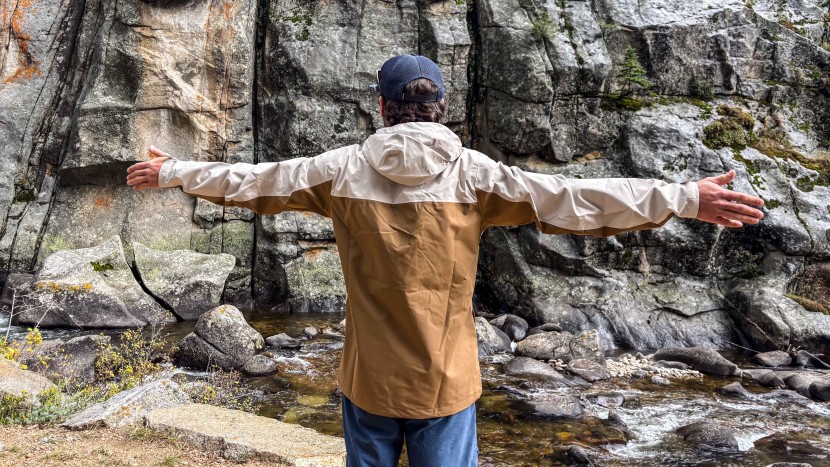 rain jacket men - the hikebound ii utilizes columbia&#039;s classic relaxed fit to achieve...