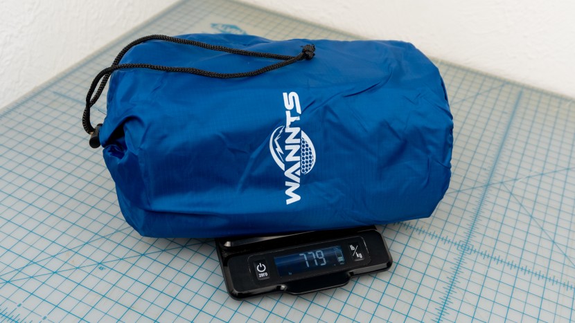 sleeping pad with the included stuff sack come in at 27.5 ounces /...