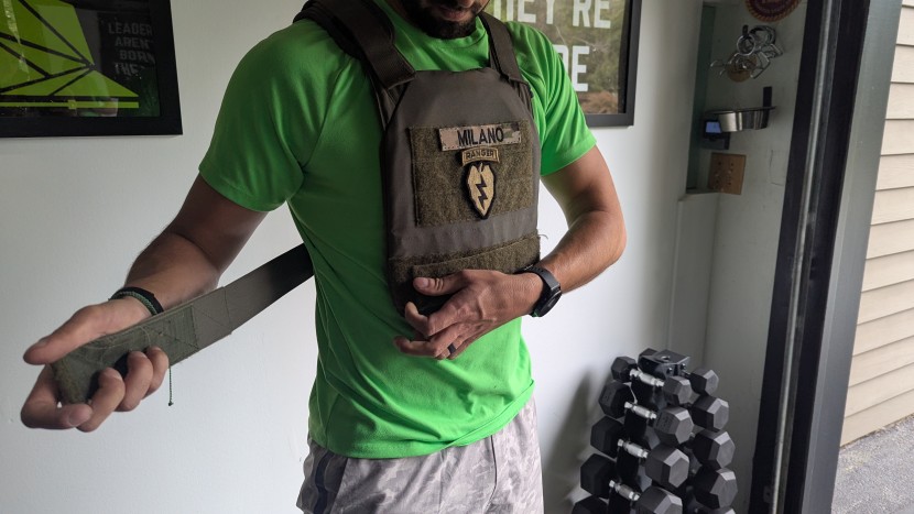 easy-to-adjust velcro straps help with a custom fit.