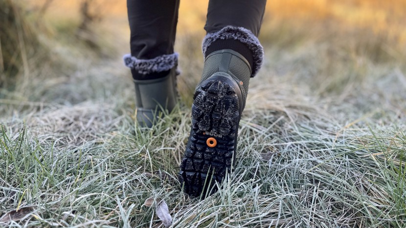winter boots womens - the aggressive thread pattern on the bogs arcata makes them well...