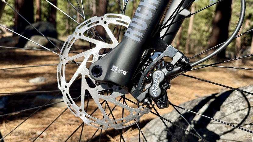 quad-piston brakes and 180mm rotors,