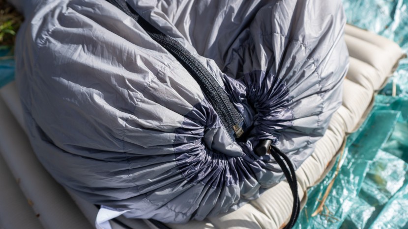 the feathered friends flicker 40 ul cinched footbox.