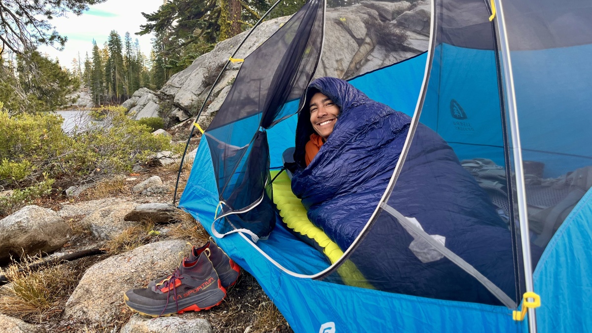 Best Sleeping Bag Review (We test each sleeping bag on nights out in the wild in the environments they're designed for.)