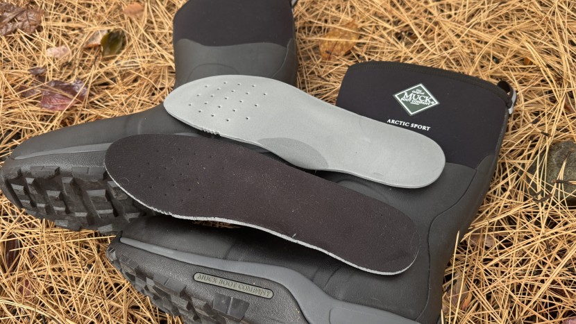 the only mediocre part of the muck boot arctic sport mid are the...