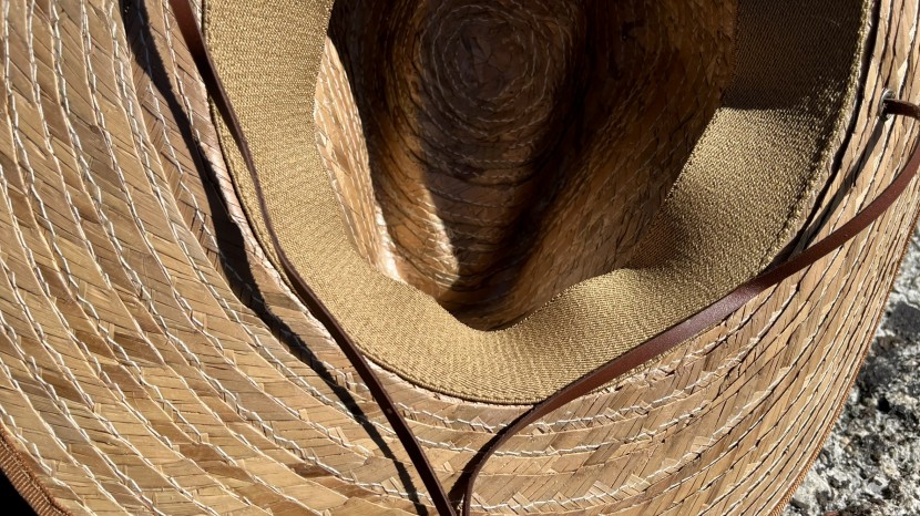 sunday afternoons islander hat - the elastic sweatband is conical-shaped, providing a snug, yet cozy...