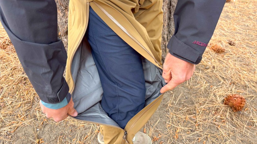 outdoor research foray 3l - huge side zips help you dump heat when the rain slows down and your...