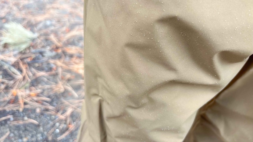 rain pants - the unwavering weather protection from the outdoor research foray 3l...