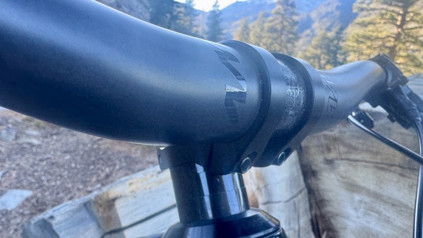 amflow pl carbon pro - the stem has a relatively unique look with its one-piece design, but...