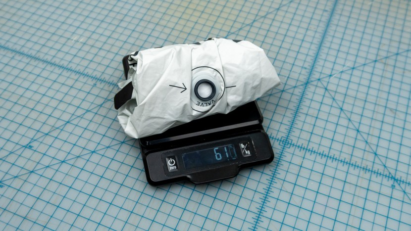 pump sack weighs in at 2.2 ounces / 61 grams.