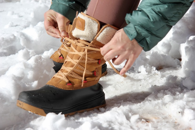 the north face shellista vi for women - the lacing system allows you to adjust the boot to fit wider calves.