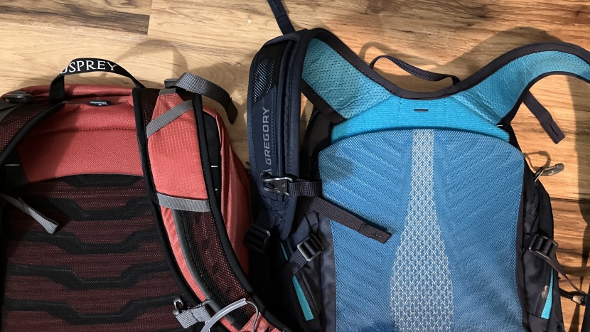 daypack womens - we compared and measured how far the shoulder straps are set apart...