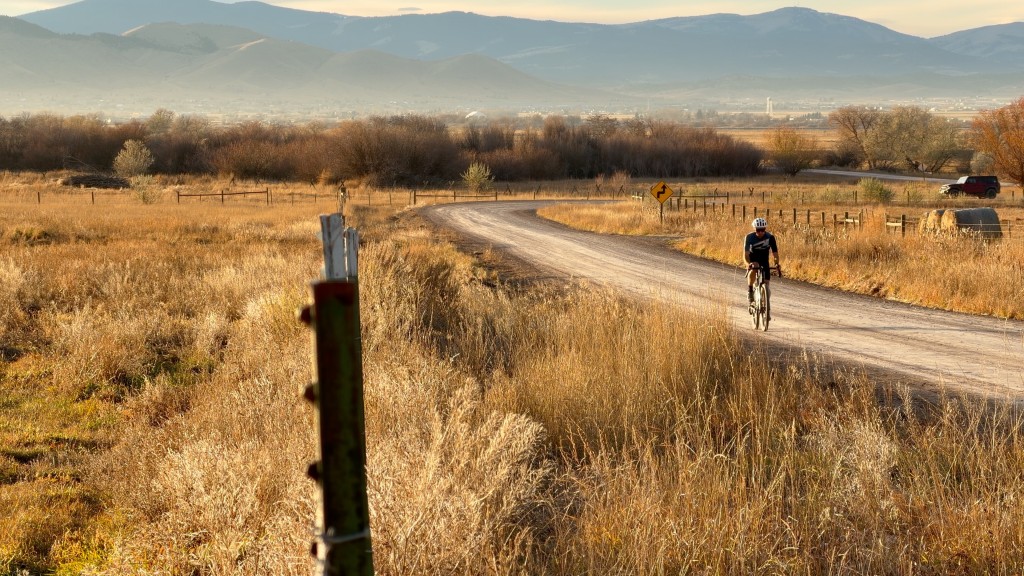 wahoo elemnt bolt 3 - we tested the bolt v3 extensively on on a variety of rides in...