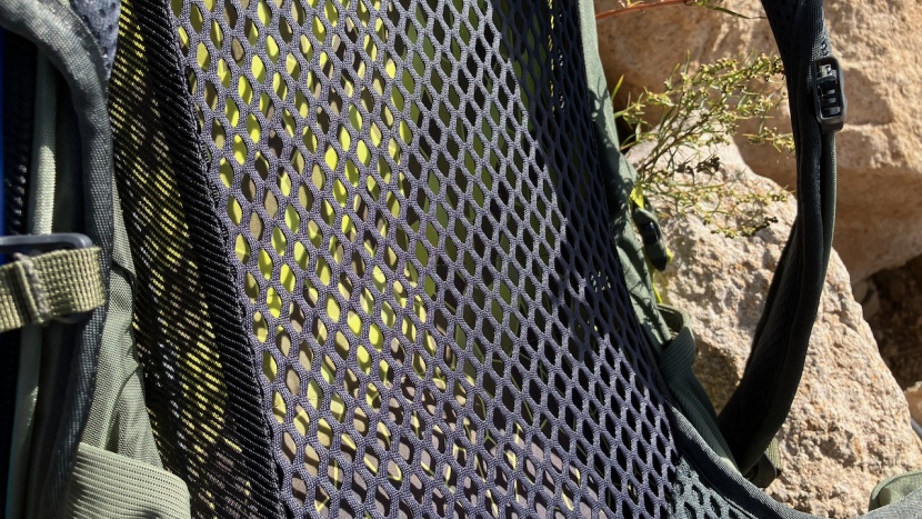 daypack - the zulu&#039;s suspended mesh panel. you can see how the pack&#039;s body...