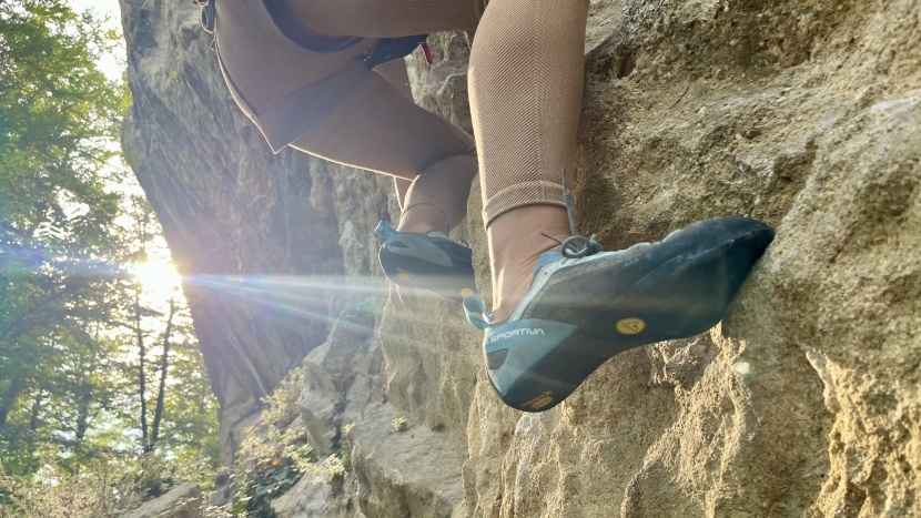 climbing shoes womens - even though it has a tapered, relatively pointed toe, the thick...