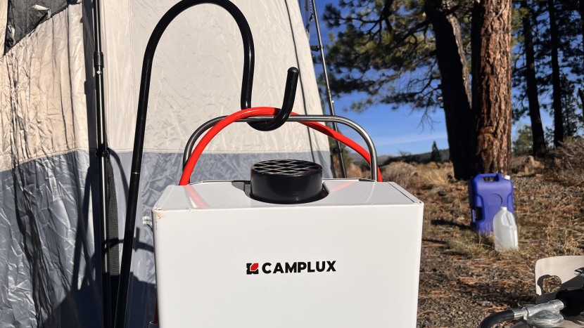 camplux pro series 6l - the handle on top makes is easier to cart this heavy shower around.