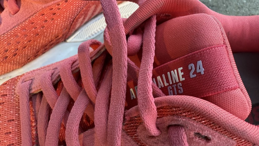 brooks adrenaline gts 24 for women - the plushness of the well-padded tongue and heel collar helps make...