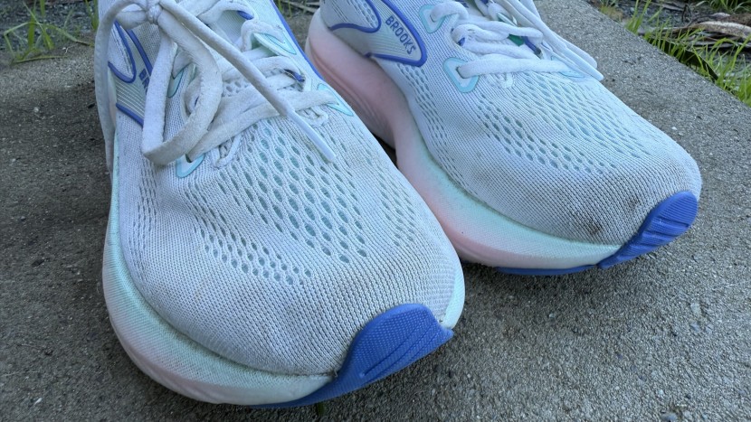 brooks glycerin 22 for women - with its double jacquard mesh, the upper of this shoe delivers...