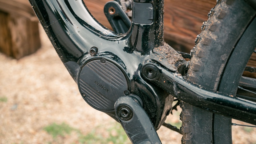 amflow pl carbon pro - the sleek and compact avinox m1 motor has the charge port located on...