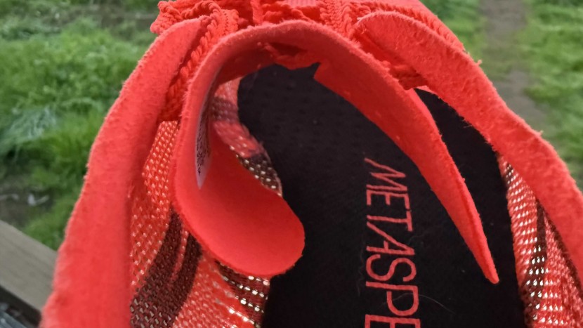 asics metaspeed sky tokyo - the minimalistic upper help keep this shoe light and fresh.