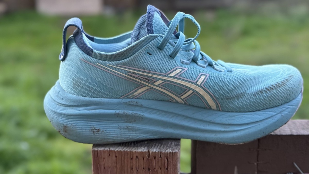 Asics Gel-Nimbus 27 - Women's Review (If comfort is key and a stretchy upper sounds just right, the updated Nimbus is a reliable choice.)