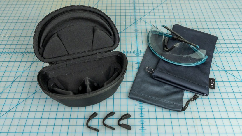 roka sr-1x - the full kit includes a generous hard case, a travel sack/microfiber...