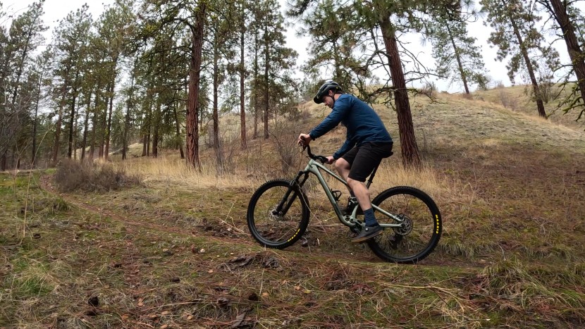 shimano gf800 - the gf800 has plenty of power transfer. riders who want a solid shoe...