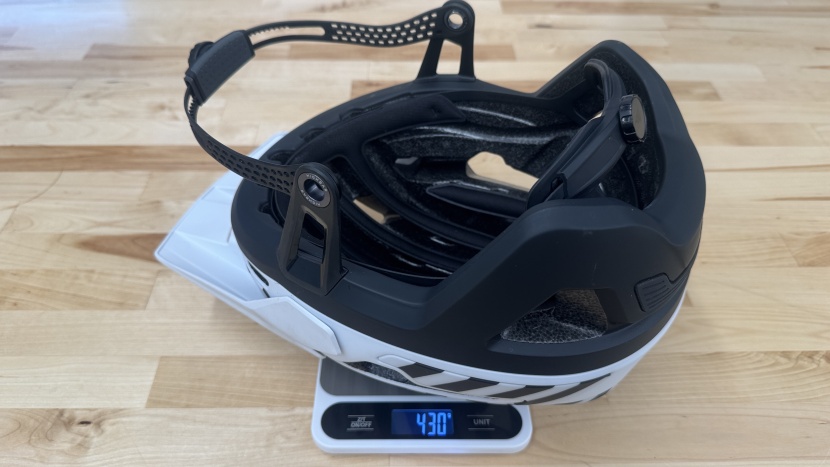 canyon deflectr rls helmet - a very respectable weight for the canyon deflectr