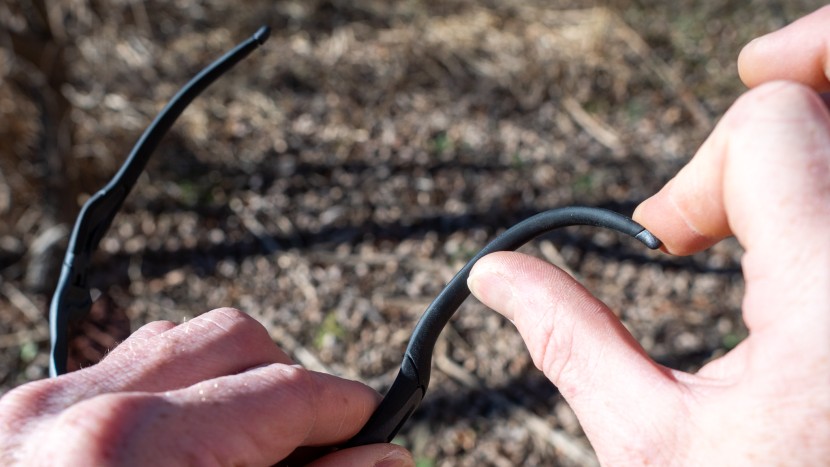 flexible arms help reduce pinching around the temples.
