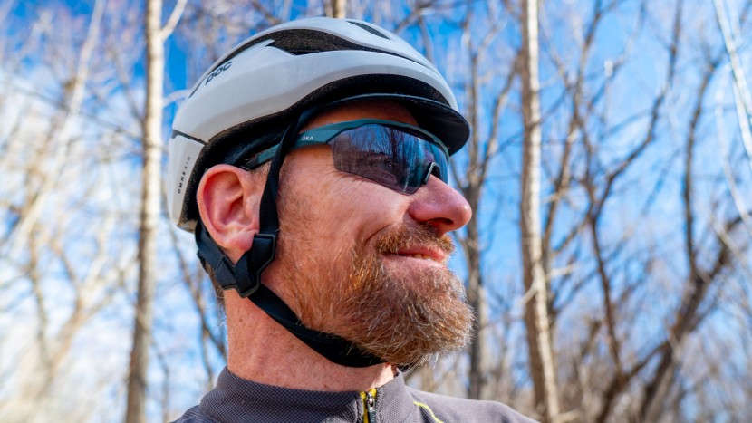 the roka sr-1x has slimmer and tighter coverage that diverts...