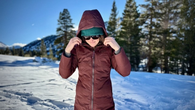 the baffled neck collar and adequate hood help reduce draft and trap...