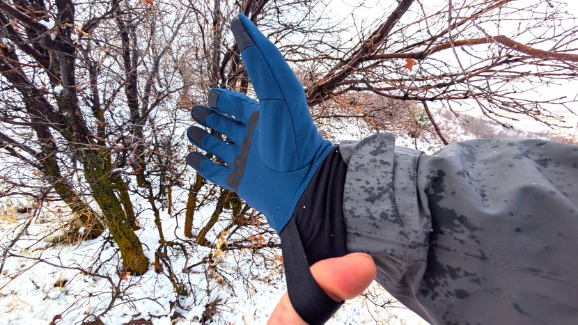 great fitted cuffs and strong pull-on loops.