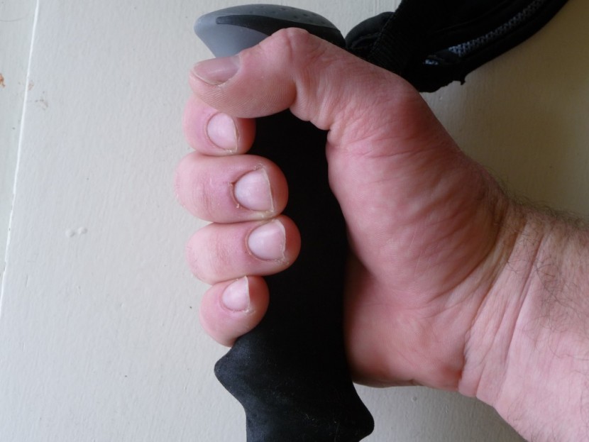 black diamond contour elliptic shock - the authors hand on the grip of a black diamond contour ellipic...