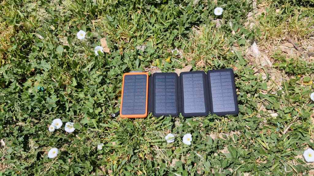 X-DRAGON Solar Power Bank Qi Wireless Charger deals 25000mAh with 4 Solar Panels Water